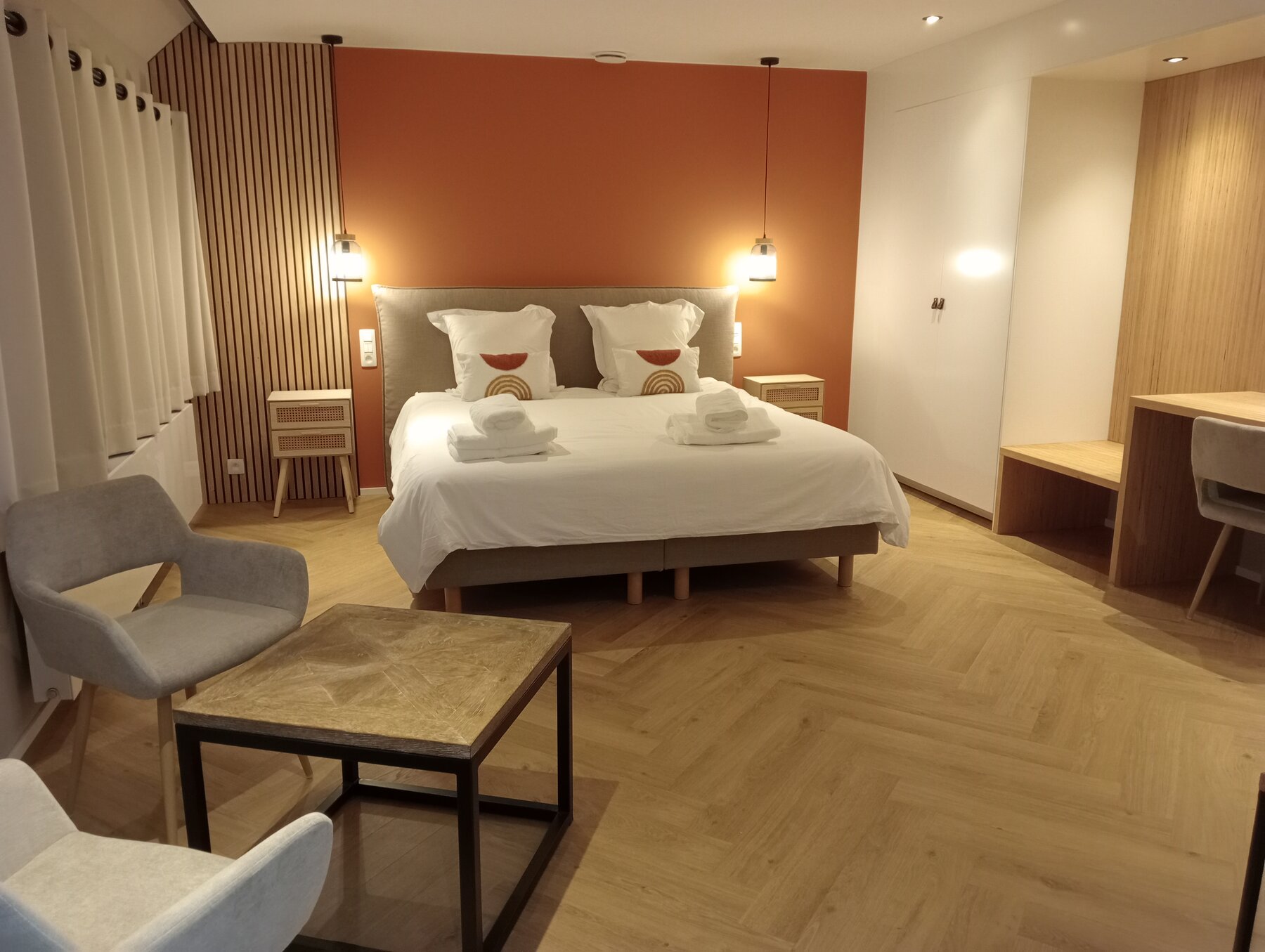 Chambre 3 supérieure avec espace salon
